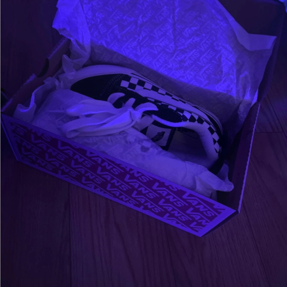 Knu School Vans Classic Black and White Sneakers